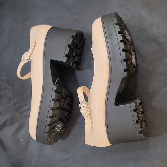 BRAND NEW YVO MARY-JANE WOMEN'S, BUCKLE DETAIL PLATFORM WEDGE PUMP - Picture 11 of 15